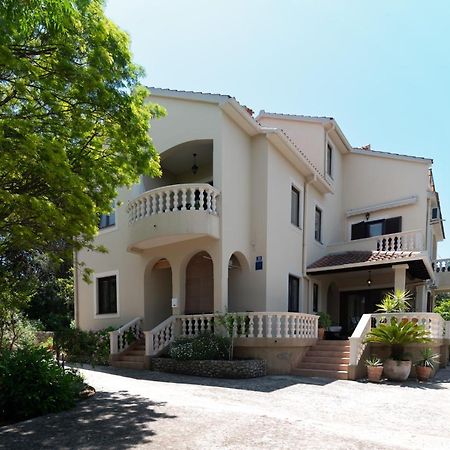 Apartments Rozelyn أوغليان المظهر الخارجي الصورة
