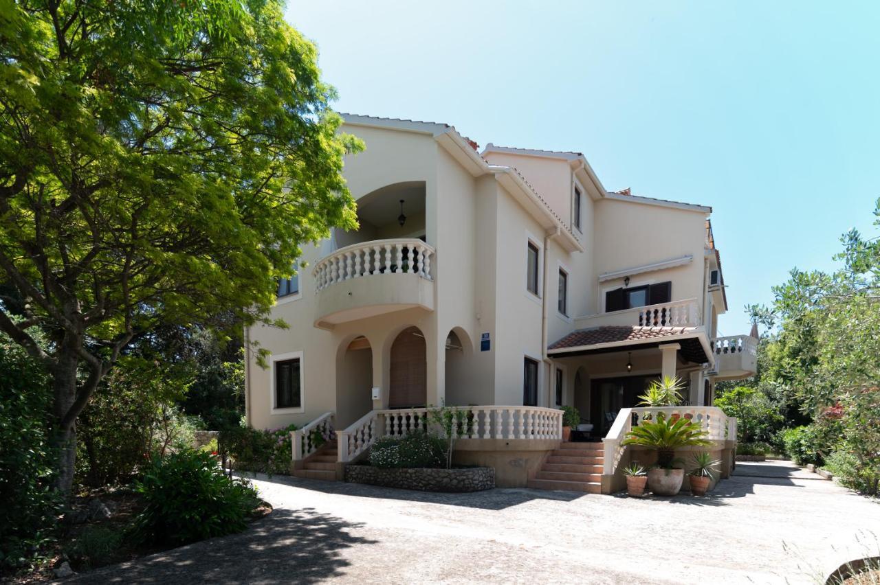 Apartments Rozelyn أوغليان المظهر الخارجي الصورة
