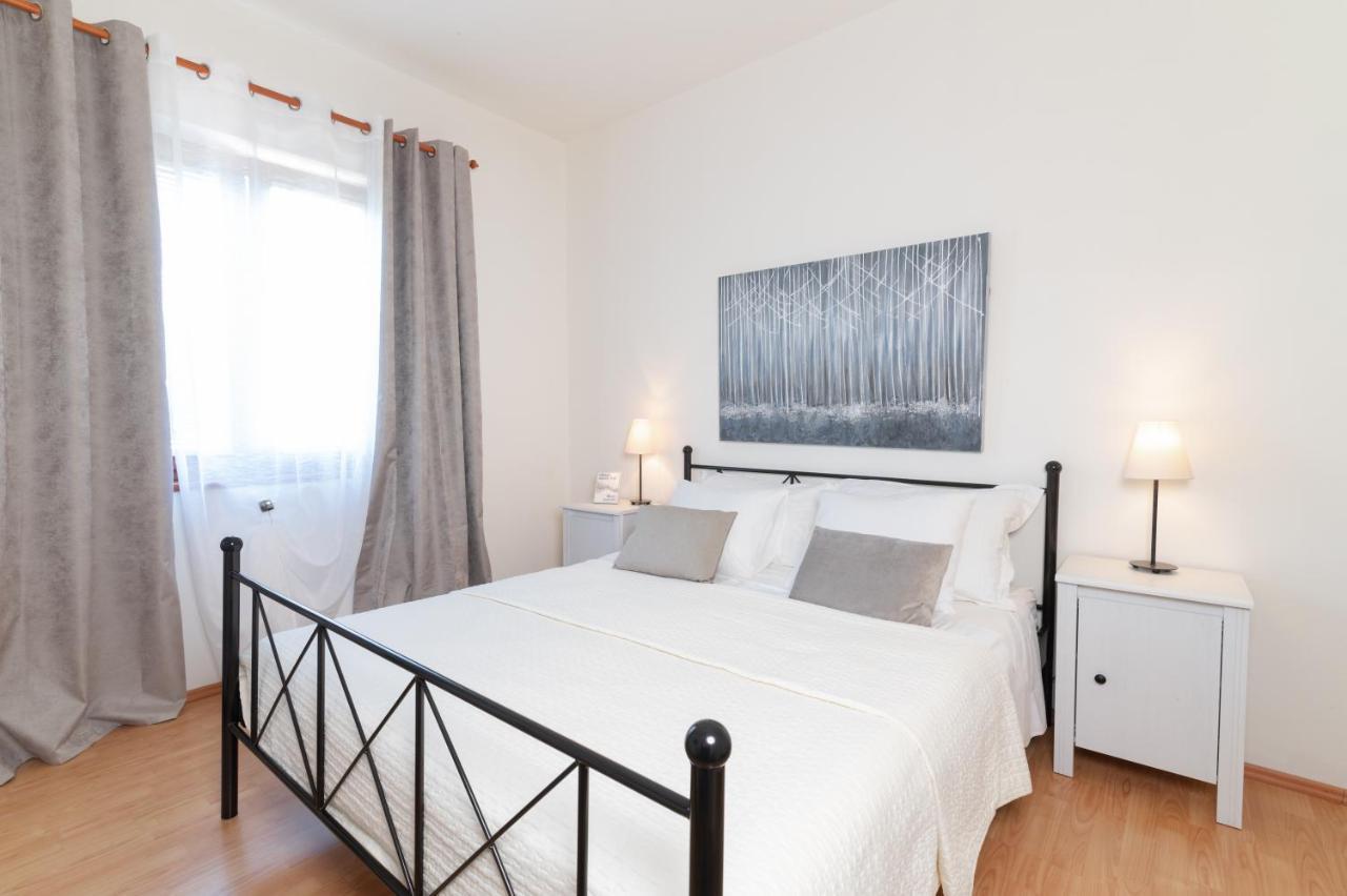 Apartments Rozelyn أوغليان المظهر الخارجي الصورة