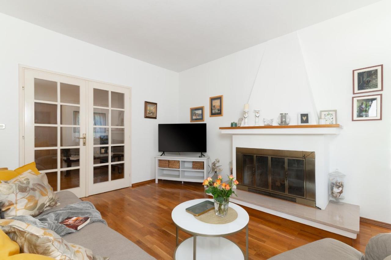 Apartments Rozelyn أوغليان المظهر الخارجي الصورة