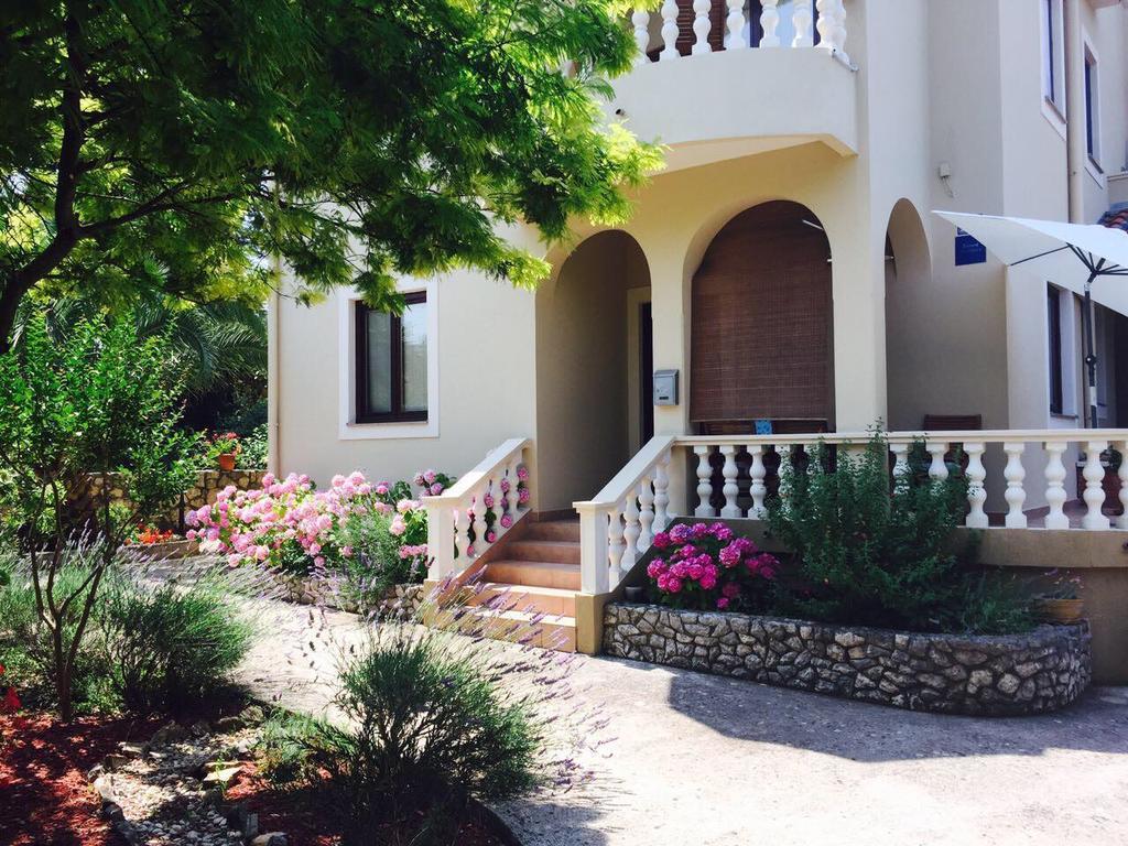 Apartments Rozelyn أوغليان المظهر الخارجي الصورة