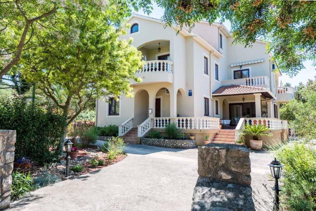 Apartments Rozelyn أوغليان المظهر الخارجي الصورة