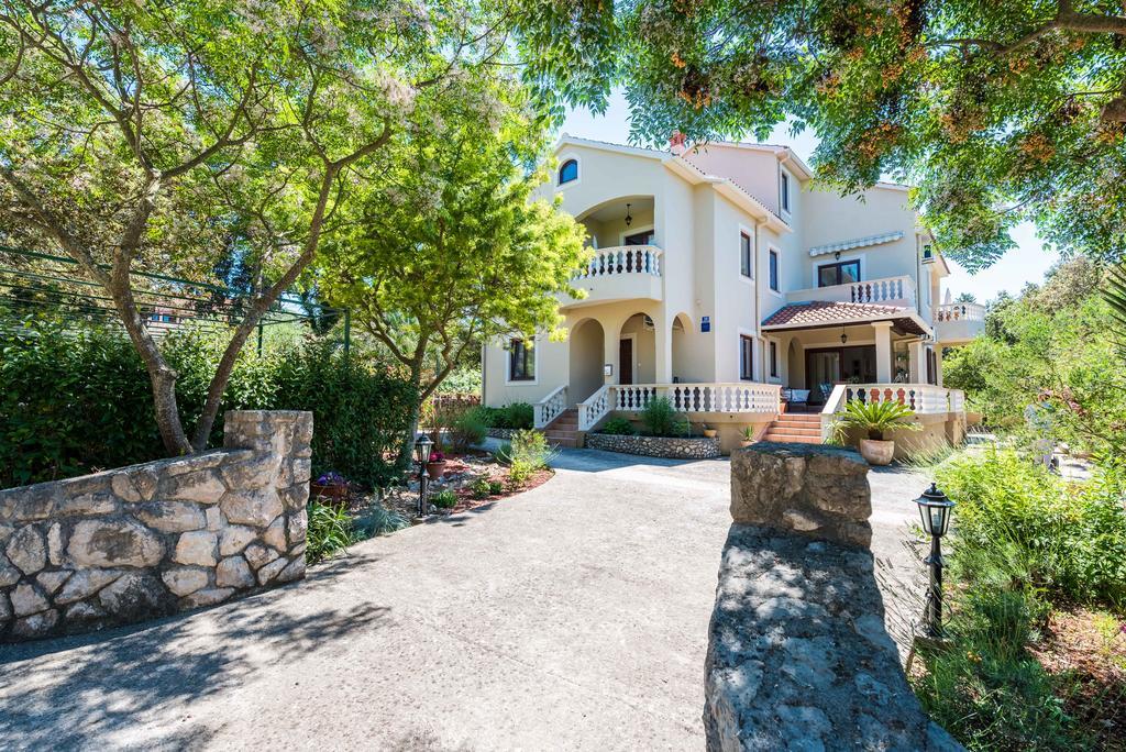 Apartments Rozelyn أوغليان المظهر الخارجي الصورة